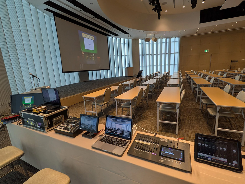 各種機材や会場のセッティング