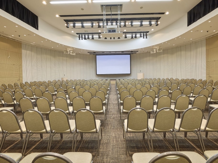 小ホールと5つのカンファレンスルーム